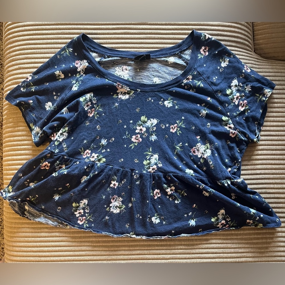 Torrid floral ruffle top
